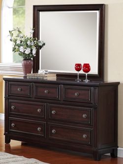 Beautiful 7 Drawer Dresser