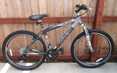 TREK 4600 Bicycle