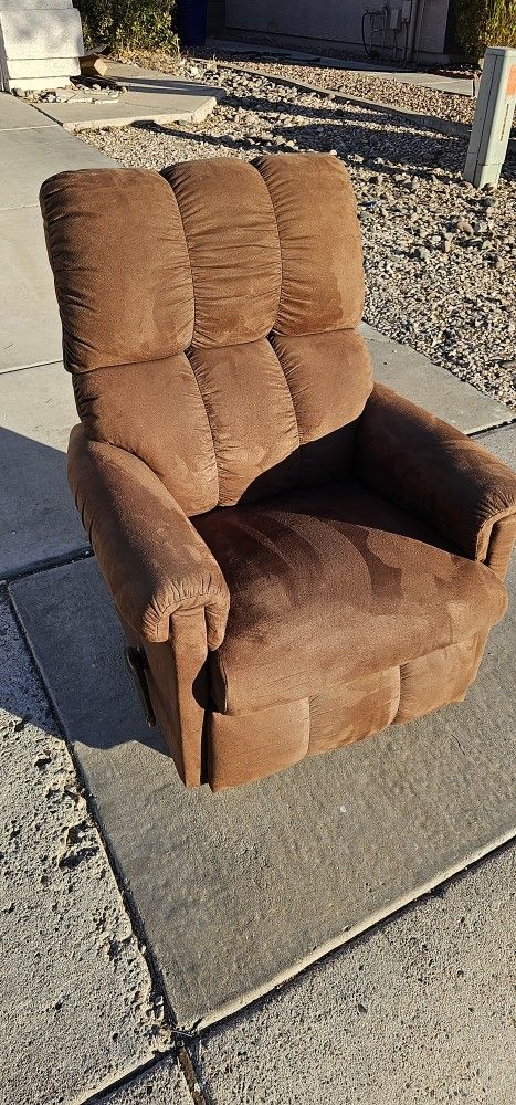 Lazyboy Recliner FREE DELIVERY
