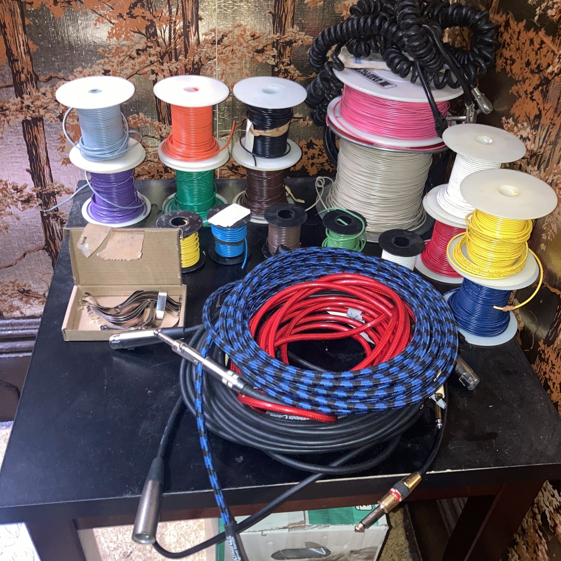 Spools Of Wires : Amplifiers Speakers Guitars Tuners + Assortment Of Harness Wiring 20 Spools Min!