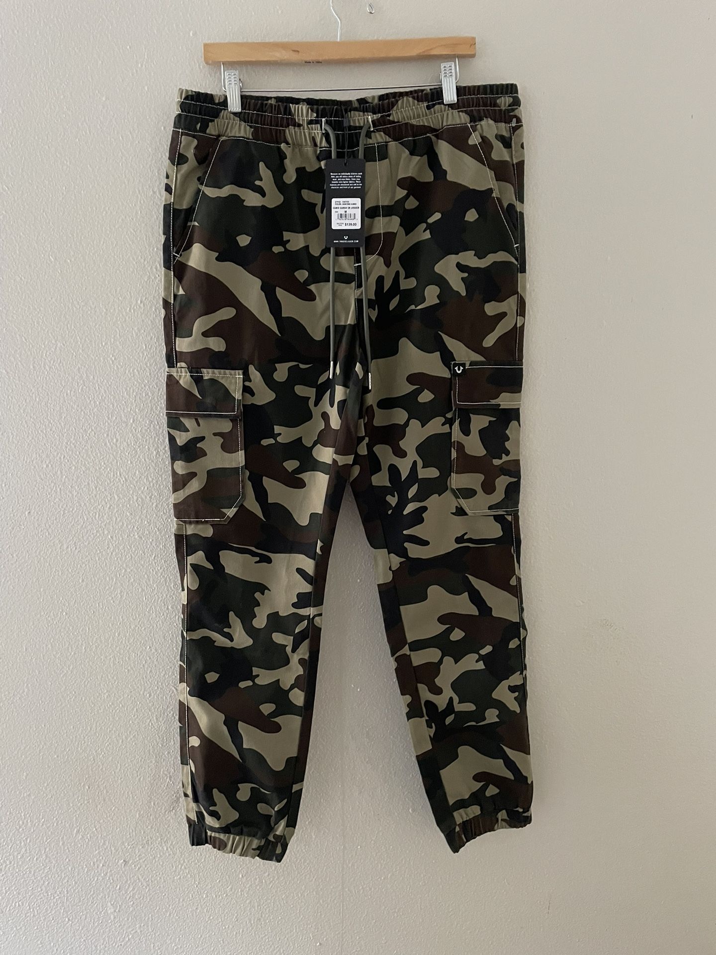 NEW - True Religion Men's Camo Jogger Cargo Pants Mens Size Small / Medium