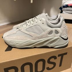 Adidas Yeezy 700 Salt 
