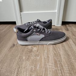 Men Size 12 Etnies 
