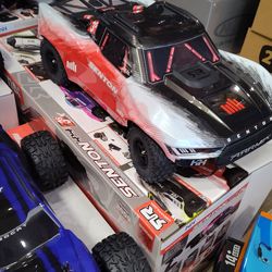 ARRMA senton BLX 3s brushless electric  4X4 short core struck brand new