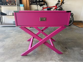 End table/ Nightstand