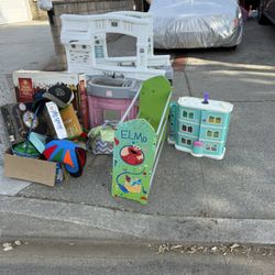 Free! Kids Play Kitchen
