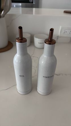 Hearth & Hand Oil and Vinegar Bottle Set