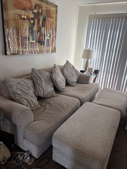 Comfortable beige 5 piece living room set