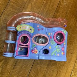 Littlest Pet Shop Play House and Pets