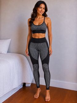 Women’s Black & Gray Seamless Workout Set – Sports Bra + Leggings – Small