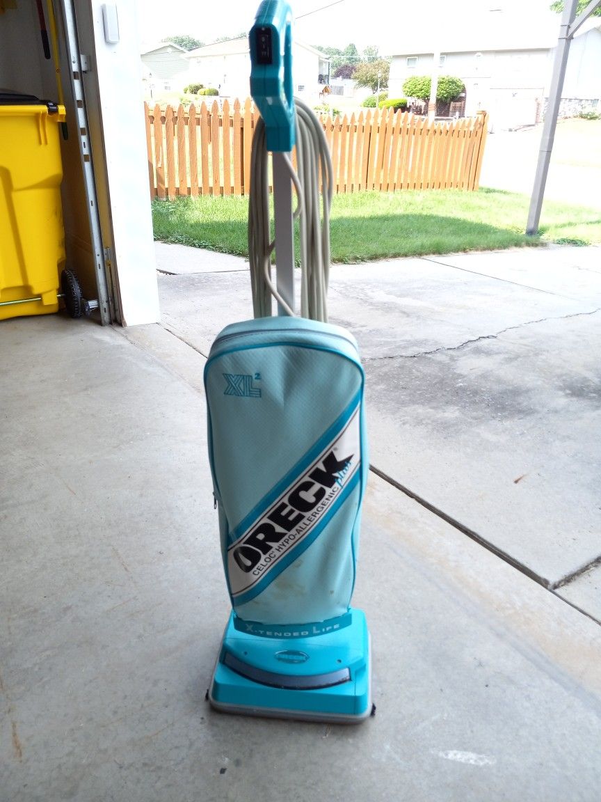 Oreck Vacuum--MAKE OFFER