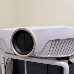 Epson 5050UB 4K Projector - Like New