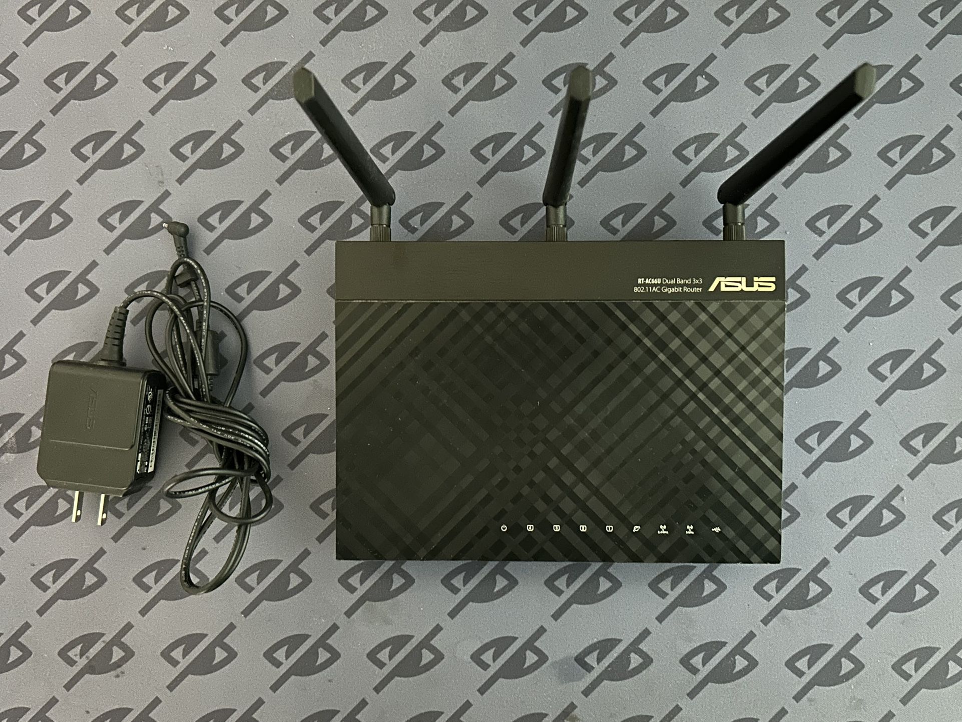 ASUS RT-AC66U 802.11ac Dual Band Wireless / 4 Port Router