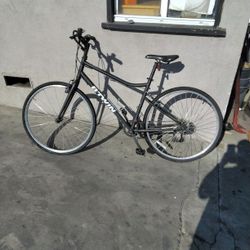 Between Riverside 100 Road Bike 27.5 Like New