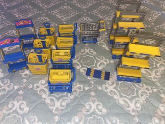 Mini Brands Shelfs And Carts