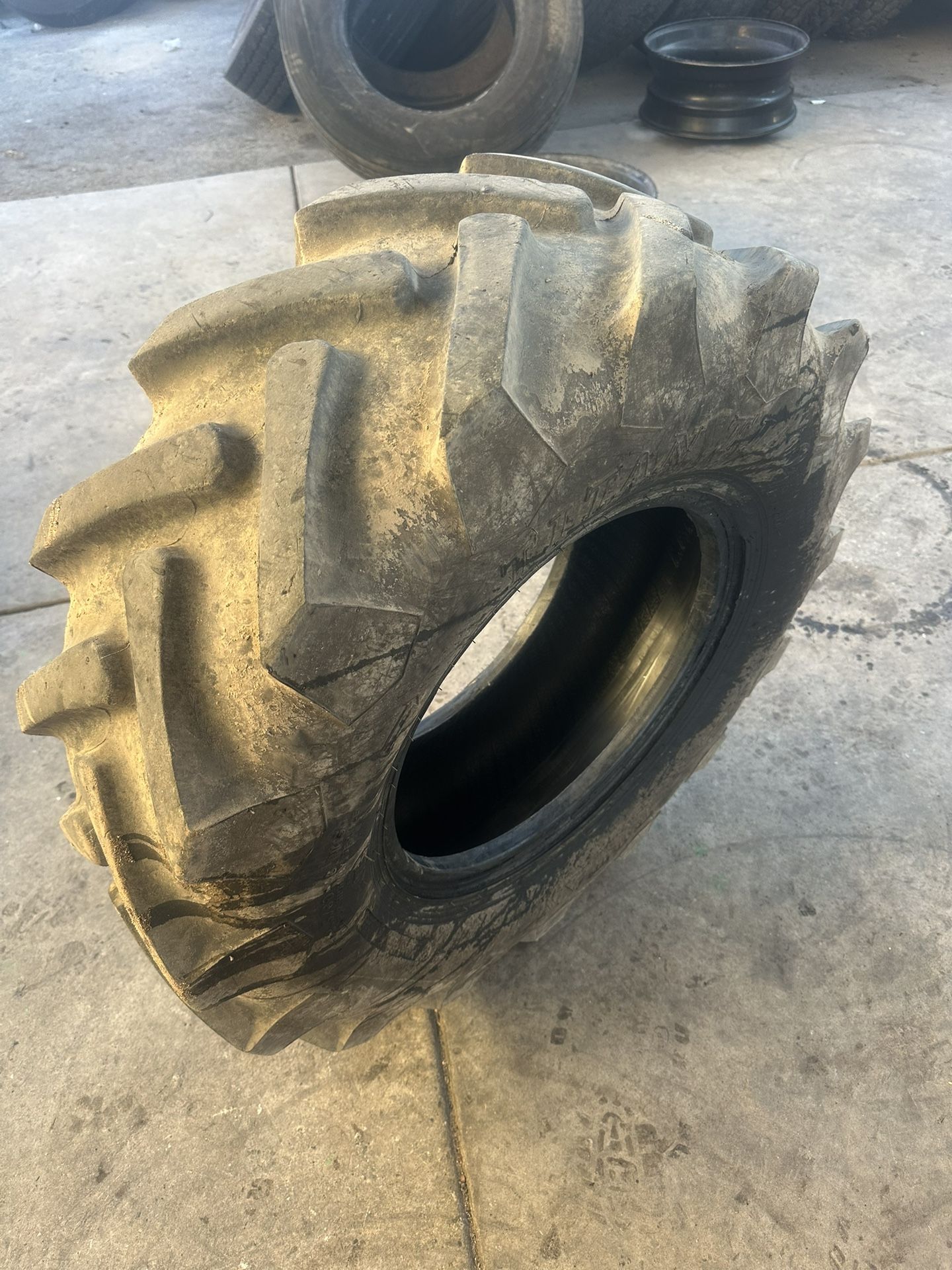Tractor Tire 125x80x18 Tubeless Good Condition Farm Ag