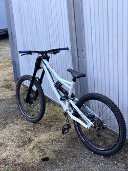 2017 Specialized DH