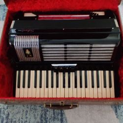 Silverton Accordion - Vintage  Made In Italy 