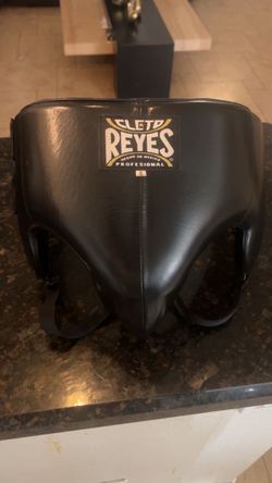 Cleto Reyes boxing cub, size small, color black