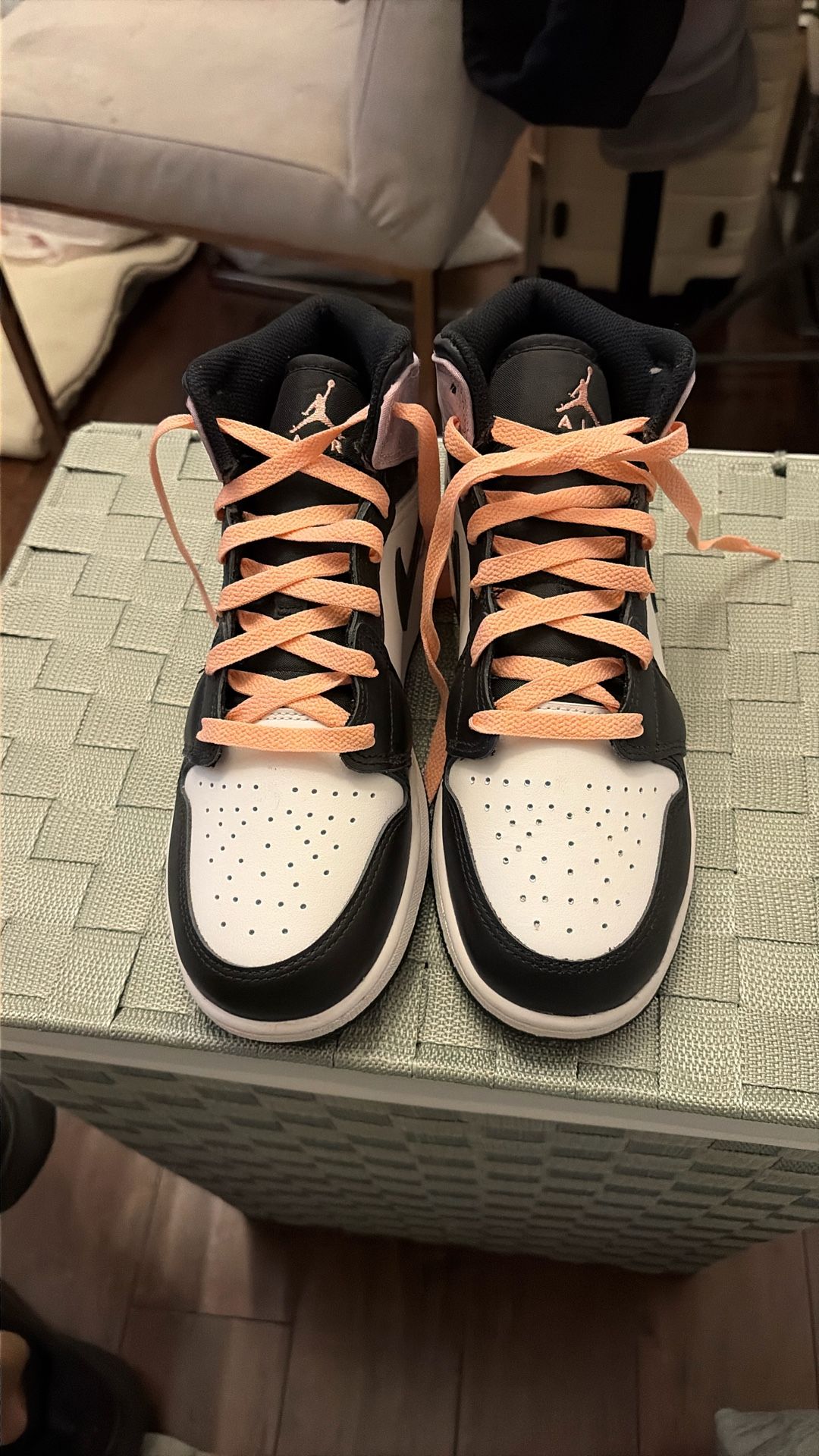 Nike Air Jordan High Top Youth 7/ Women’s 8.5