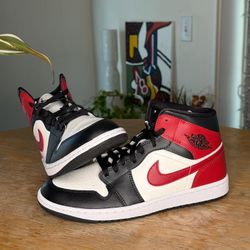 Jordan 1 Mid Black Toe