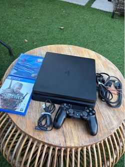 PlayStation 4 Slim Bundle w/ 2 Games Tested 500gb