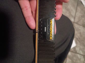 Corsair Vengeance LPX 32GB (2x16GB) DDR4 3200MHz C16 RAM.      send offers and I will get back to you!.