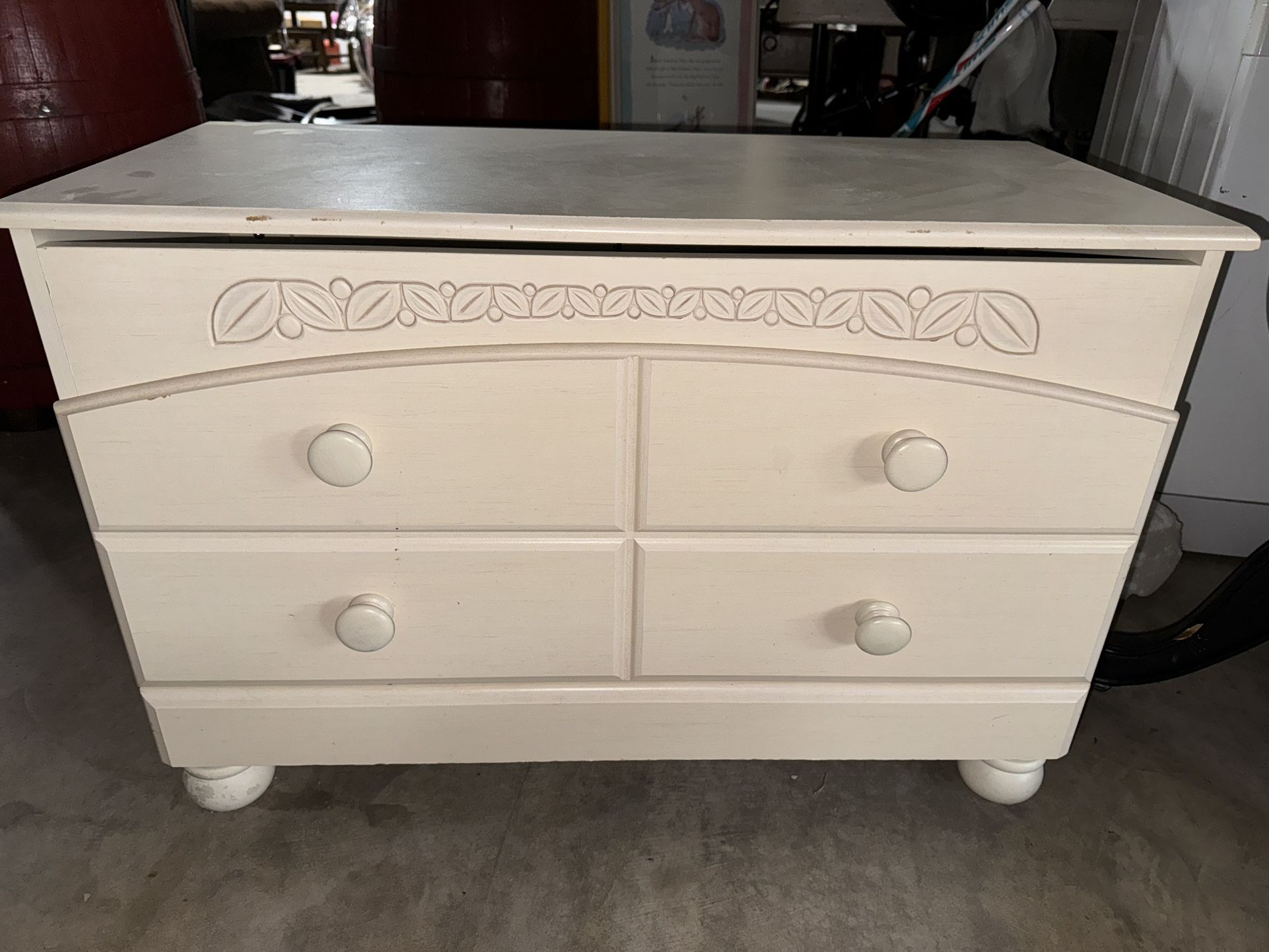 Dresser And Shelf Set