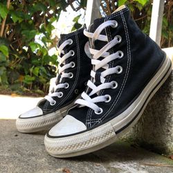 Size Mens 4- Womens 6-Converse All Star Black Like New Good Condition