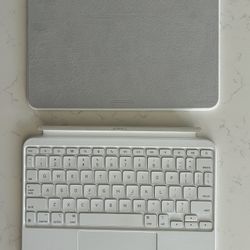 Apple iPad Magic Keyboard Folio
