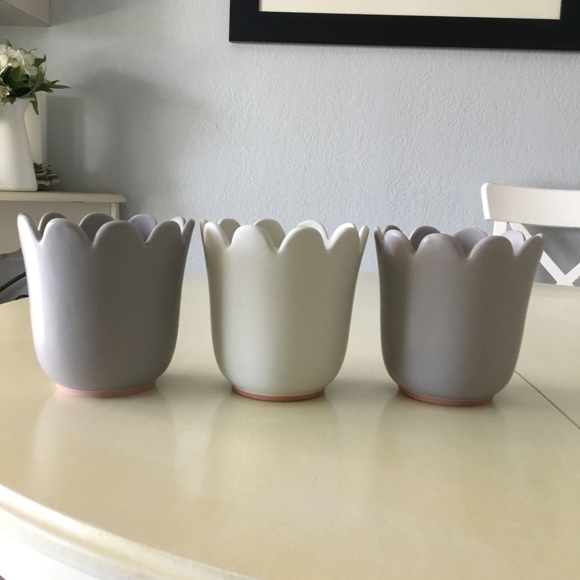 White/grey Flower Pots