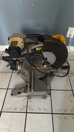 Dewalt 15 Amp corded miter Saw