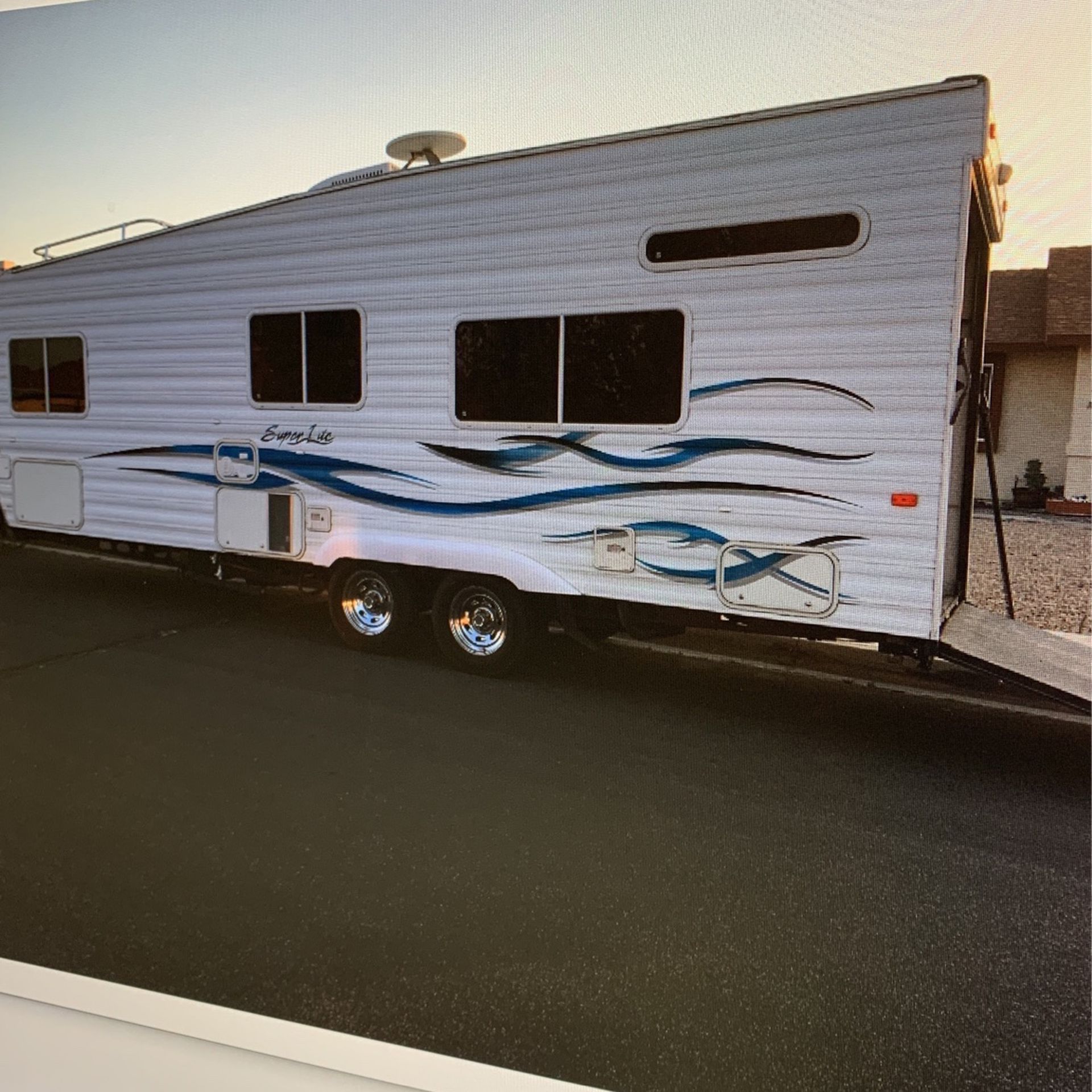 2006 weekend warrior super lite toy hauler FS2300