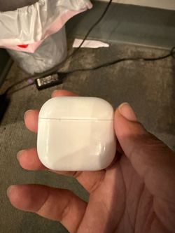 Apple AirPods 4 ANC