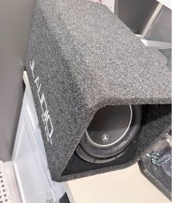 JL Audio HO112-W6v3 Enclosure One subwoofer