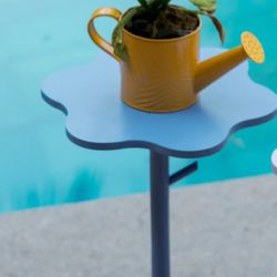 Metal Accent Plant Table 12x17