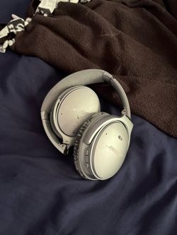 Grey head set Bose