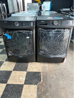 Maytag Washer and Dryer Set