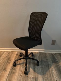 Mesh Office Chair - Ergonomic Swivel - Black