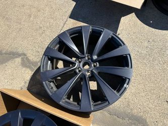 1 Front 22" OEM Model X Plaid Wheel WITH SENSOR