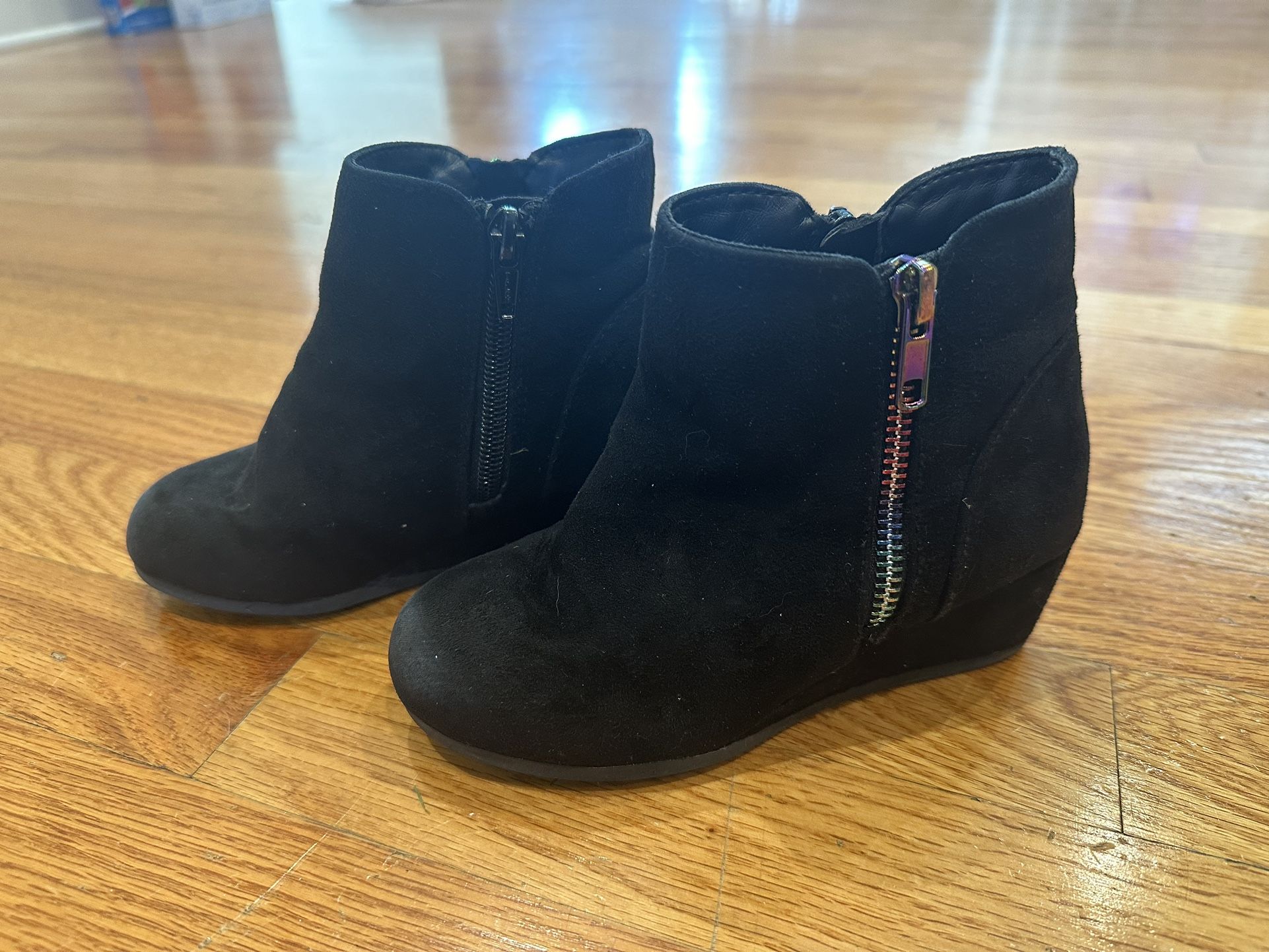 Girl Toddler size 11 fall fashion boots