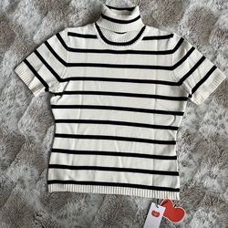 Cider Solid Knit Turtleneck in black & white - size S