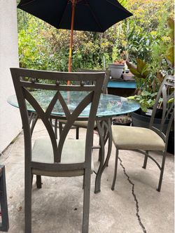 Round Glass Table with 3 chairs