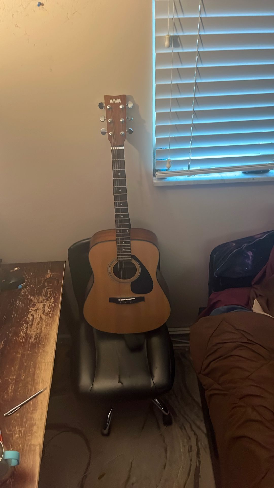 Guitar Acoustic Yamaha 6-string