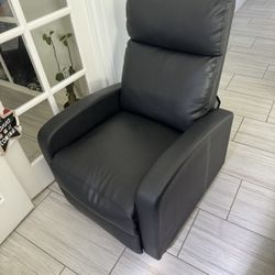 Recliner / Lash Chair 