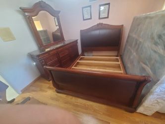 Bedroom Furniture, queen bed