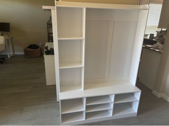 Entry way bench/ tree/ mud room