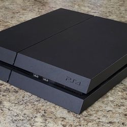 PS4 Slim 