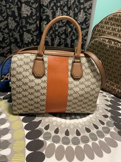New Michael Kors Purse Medium Size