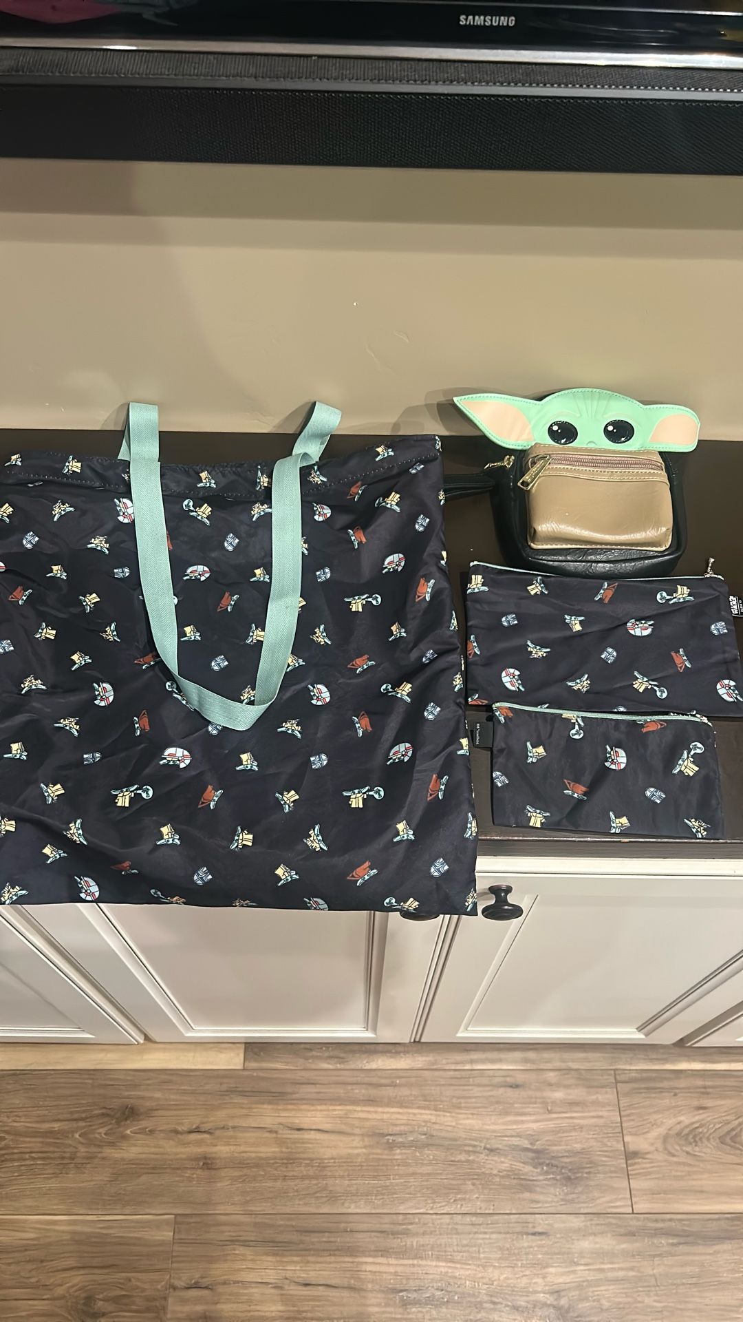 Yoda Reusable Bags And lounge fly Yoda wristlet